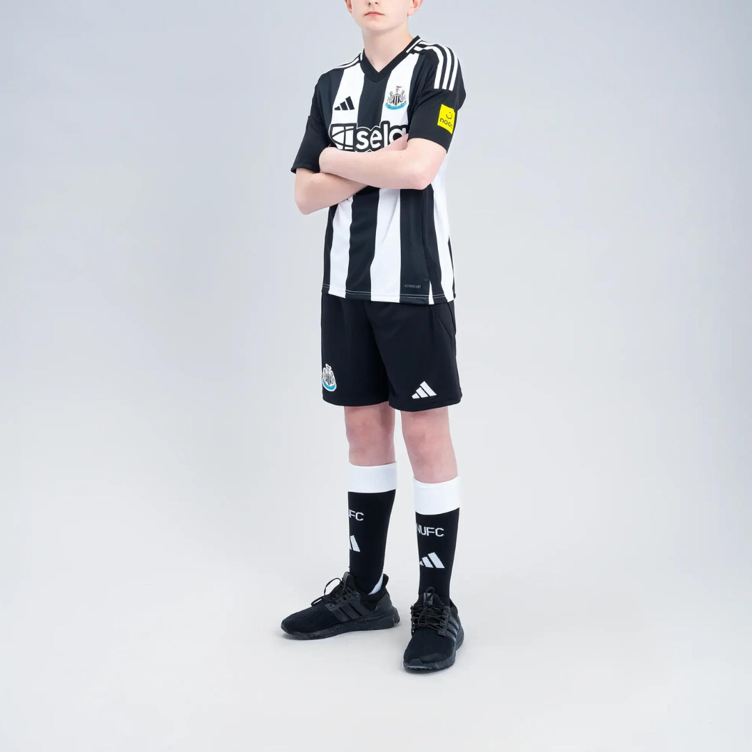 NEWCASTLE UNITED F.C 24/25 YOUTH HOME FULL KIT